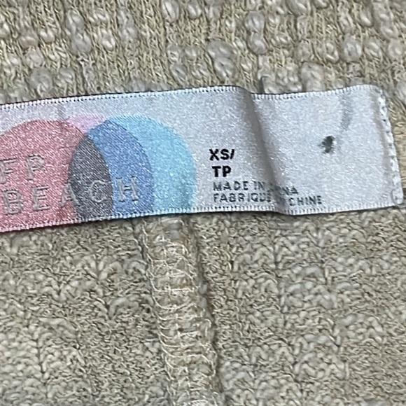 FP Beach TEXTURED KNIT cropped sweater button up cardigan pockets puff sleeve S - Picture 10 of 16